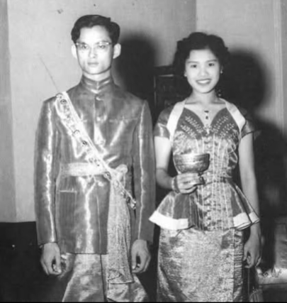 泰国王太后诗丽吉去世,留下19顶奢华王冠和她的传奇一生