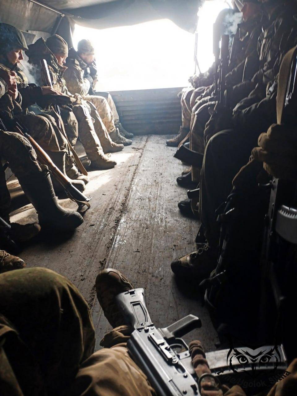 血拼一夜!俄军敢死队冲入赫尔松,远火大开杀戒,乌军机器人参战