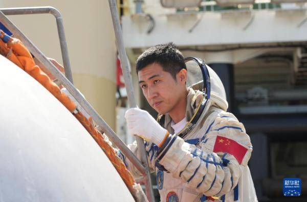 心怀凌云壮志 逐梦星辰大海——记神舟二十一号航天员乘组